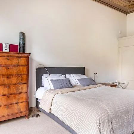 Beautiful & Well-located Canal Apartment