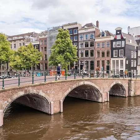 Beautiful & Well-located Canal Apartment Amsterdam