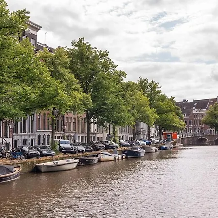 Beautiful & Well-located Canal *