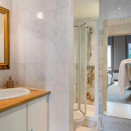 Beautiful & Well-located Canal *