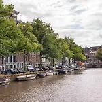 Beautiful & Well-located Canal *